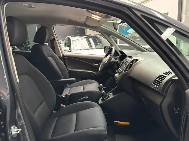 Hyundai ix20 1.4i Go! / Navigatie / Camera 2016 Benzine 12