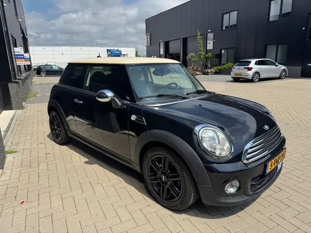 MINI One 2