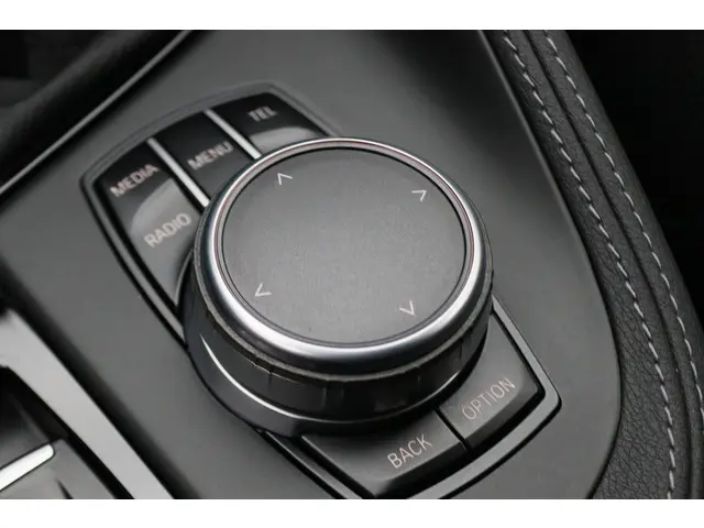 BMW X1 sDrive18i Centennial High Executive 2016 Benzine 45