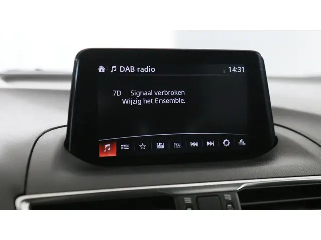 Mazda 3 2.0 SkyActiv-G 120 GT-M 2017 Benzine 28
