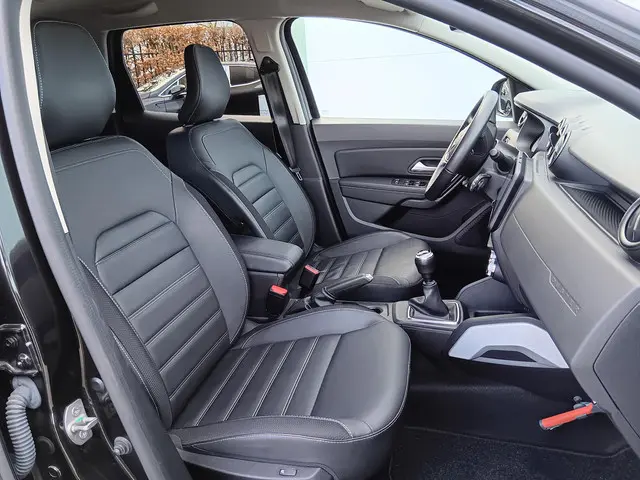 Dacia Duster 1.0 TCe 100 Bi-Fuel Prestige 2022 Benzine 24