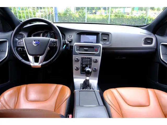 Volvo V60 1.6 D2 Summum Xenon|Leder|LMV|Navi 2013 Diesel 12