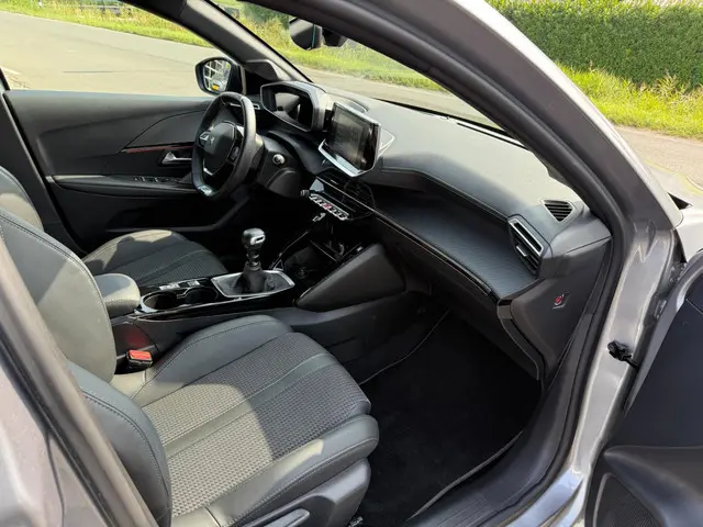 Peugeot 208 1.2 PureTech GT/ RIJKLAARPRIJS! 2023 Benzine 11