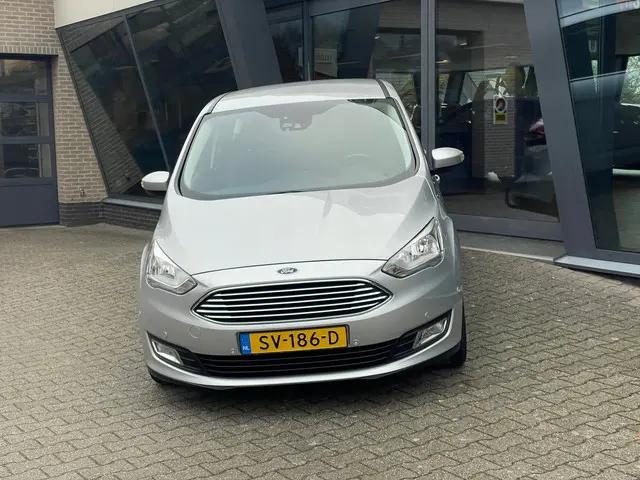 Ford C-MAX 1.5 Titanium 2018 Benzine 2