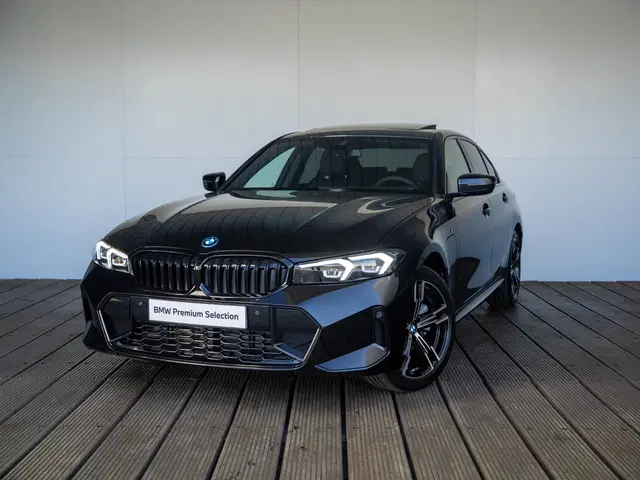 BMW 3 Serie Sedan 330e 2026 Hybride Benzine 35