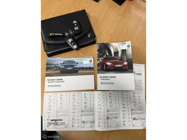 BMW 3 Serie Cabrio 335i High Executive 2013 Benzine 32