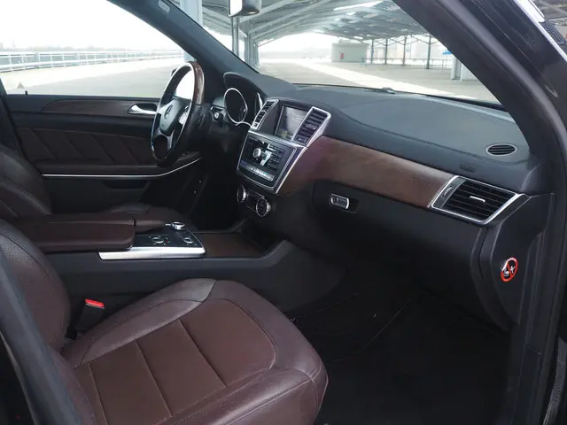 Mercedes-Benz GL 500 4-Matic 2015 Benzine 10