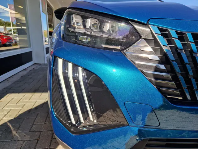 Peugeot 2008 1.2 Hybrid 145 GT 2025 Hybride Benzine 27