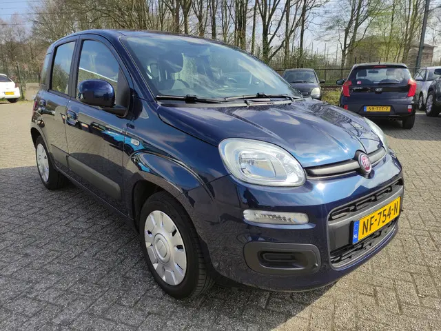 Fiat Panda 1.2 69 Lounge 2017 Benzine
