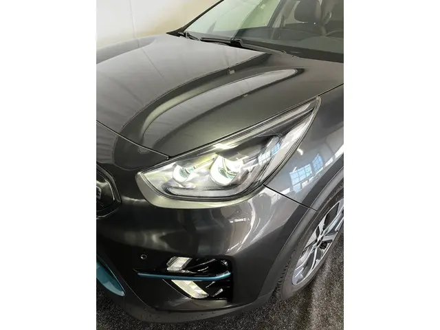 Kia e-Niro ExecutiveLine 64 kWh 2021 Elektrisch 4