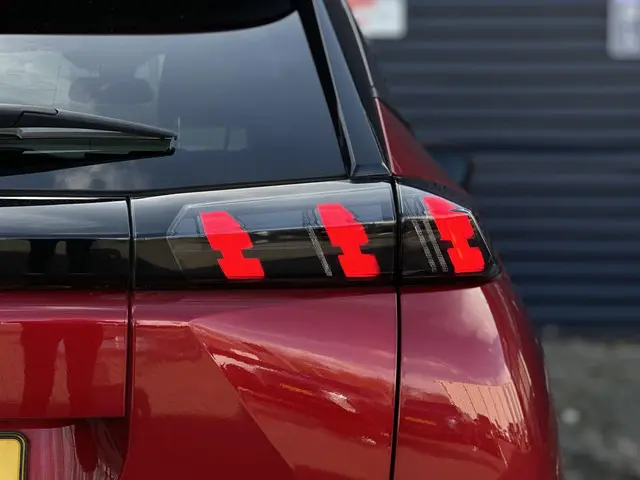 Peugeot 2008 1.2 PureTech 130pk Allure 2021 Benzine 8