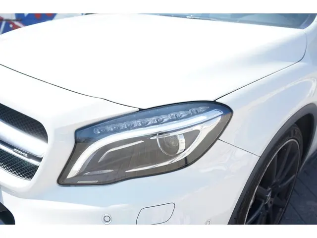 Mercedes-Benz GLA AMG 45 4M. Prem. 2017 Benzine 7