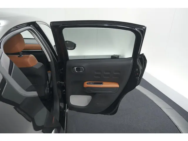 Citroën C3 PureTech 82 Shine 2017 Benzine 55