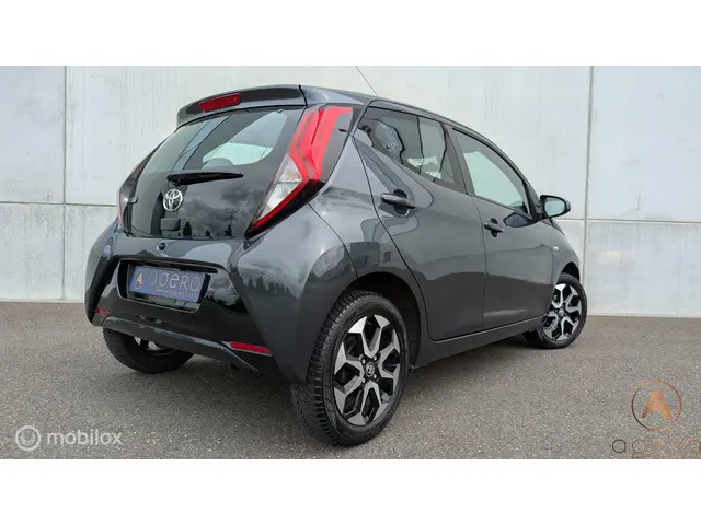Toyota Aygo 1.0 VVT-i x-cite 2019 Benzine 5