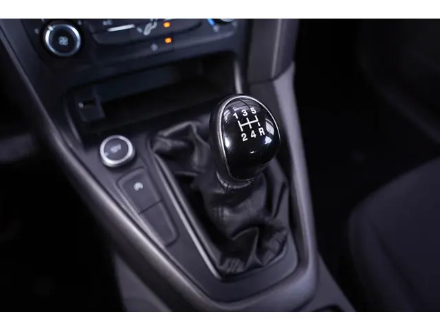 Ford Focus Wagon 1.0 Trend 2016 Benzine 38