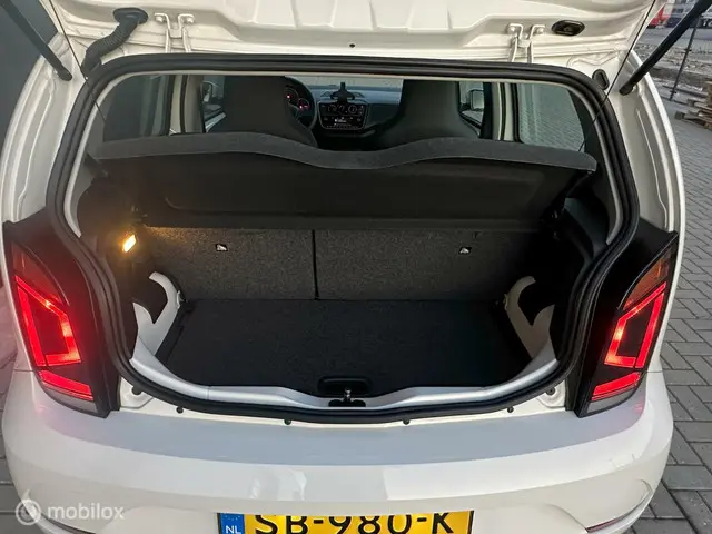 Volkswagen up! 1.0 BMT move up! 2018 Benzine 18