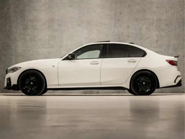 BMW 3 Serie 330i High Executive M Sport 2019 Benzine 2