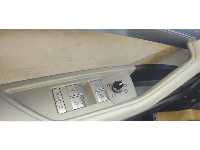 Audi e-tron 50 quattro S edition 71 kWh 2022 Elektrisch 24
