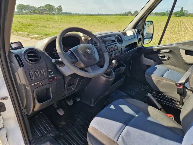 Renault Master T35 2.3 dCi L1H2 2015 Diesel 22