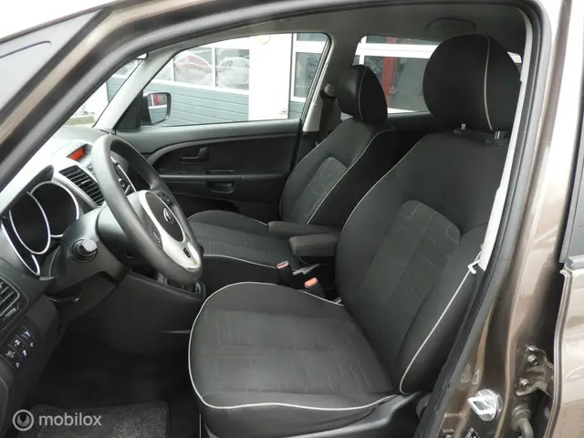 Kia Venga 1.4 CVVT ExecutiveLine 2014 Benzine 11