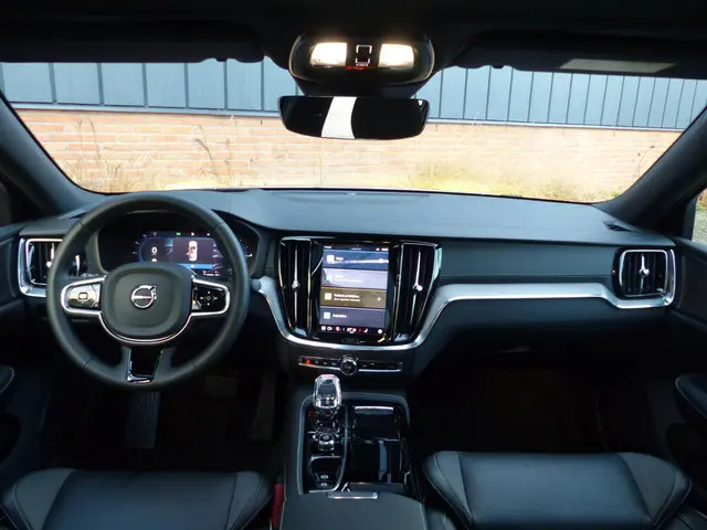 Volvo S60 T8 AWD Ultimate Dark 2024 Hybride Benzine 10