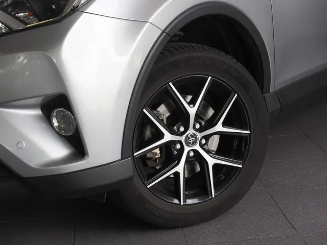 Toyota RAV4 2.5 Hybrid Dynamic Sport 2017 Hybride Benzine 4