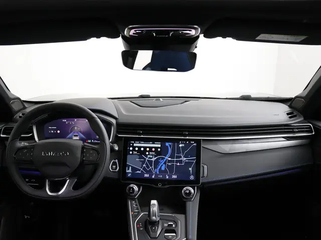 Lynk & Co 01 3