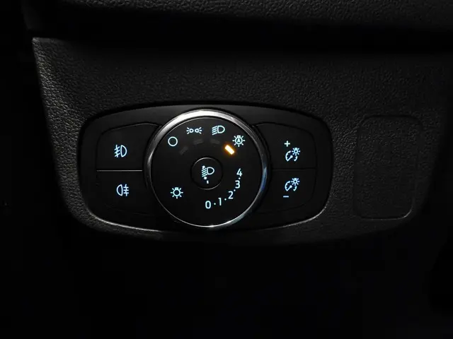 Ford Focus 1.0 EcoBoost Hybrid Titanium 2023 Benzine 20