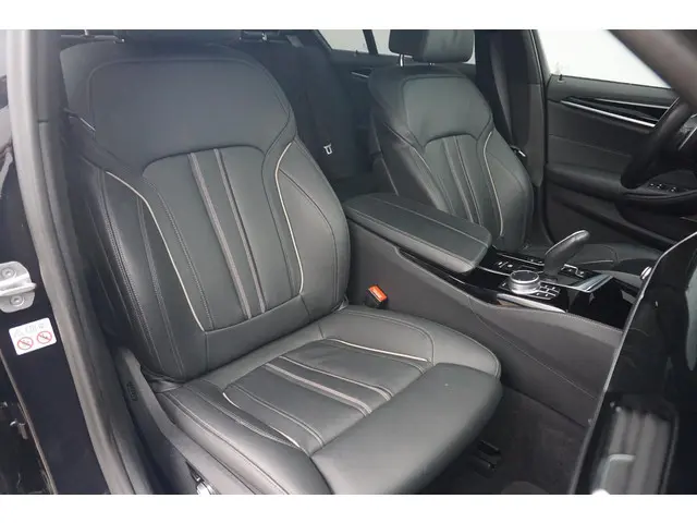 BMW 5 Serie Sedan M550i xDrive 2021 Benzine 8