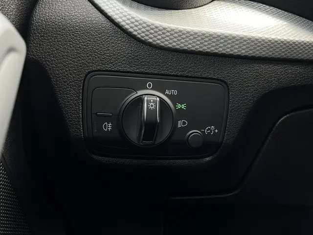 Audi Q2 35 TFSI S Edition 2025 Benzine 17