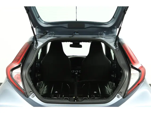 Toyota Aygo X 1.0 VVT-i MT Play 2024 Benzine 24