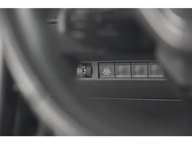 Peugeot 208 PureTech 100 EAT8 Allure 2020 Benzine 40