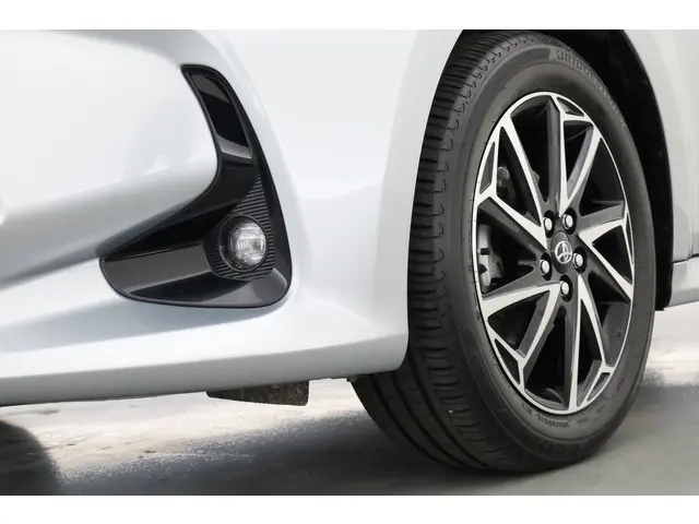 Toyota Yaris 1.5 VVT-i Dynamic 2023 Benzine 28