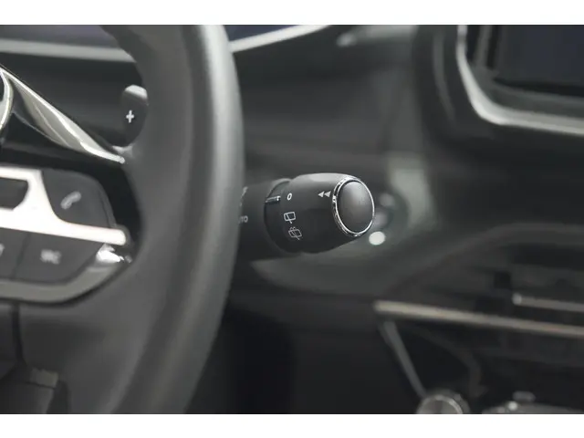 Peugeot 2008 Hybrid 136 e-DSC6 GT 2024 Hybride Benzine 42