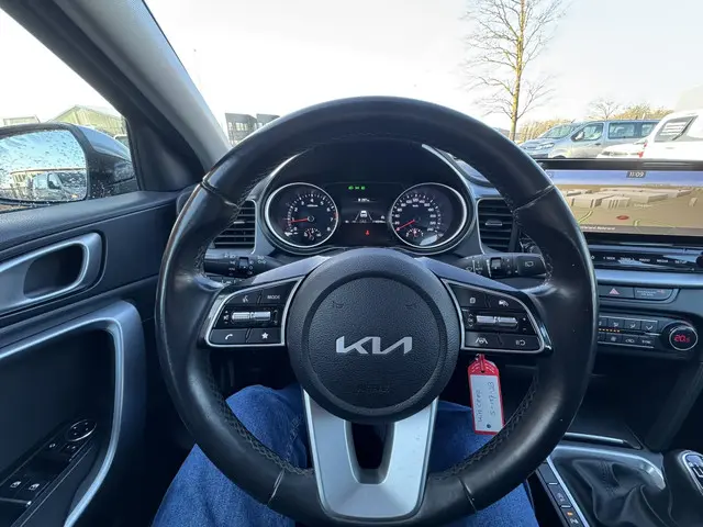 Kia Ceed 1.5 T-GDi DynamicLine, Full Led, 2023 Benzine 11