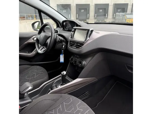 Peugeot 2008 1.2 Allure | Automaat | Navi | NW APK ! 2014 Benzine 6