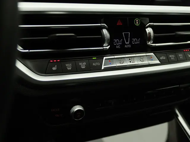 BMW 3 Serie Touring 320i 2020 Benzine 17