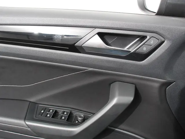 Volkswagen T-Roc 1.5 TSI 150pk DSG R-Line 2024 Benzine 12