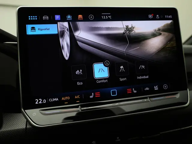 Volkswagen Golf 1.5e TSI 150PK R-Line DSG 2024 Benzine 9