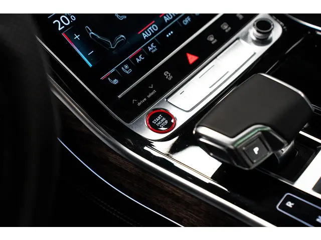 Audi A8 4.0 TFSI S8 Quattro 2024 Benzine 47