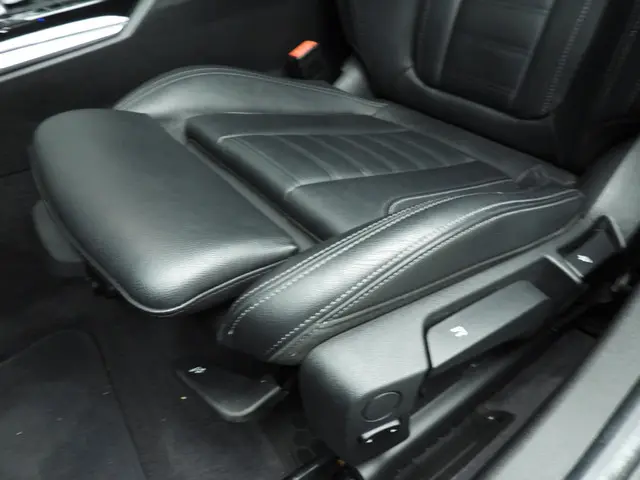BMW 3 Serie Sedan 330e 2019 Hybride Benzine 22