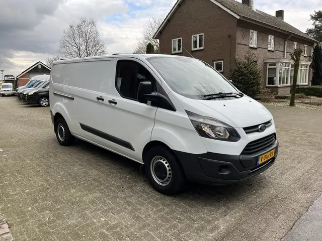 Ford Transit Custom 3