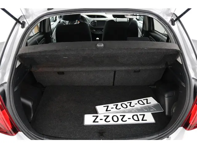 Toyota Yaris 1.3 VVT-i Dynamic 2017 Benzine 23