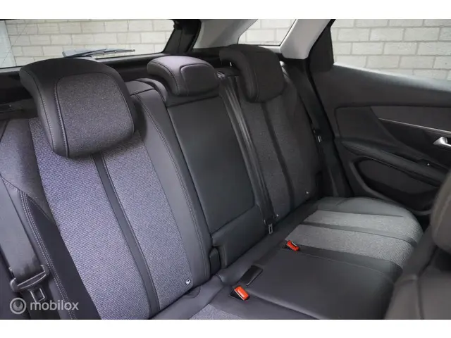Peugeot 3008 1.2 PureTech Allure 2019 Benzine 28