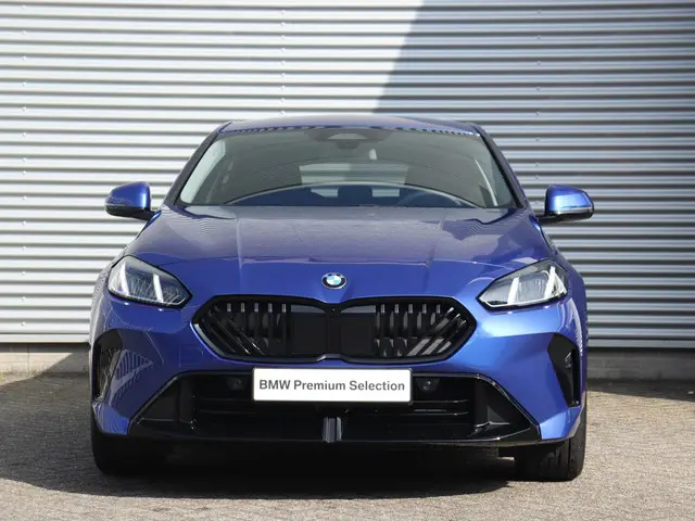 BMW 1 Serie 5-deurs 120 2025 Benzine 3