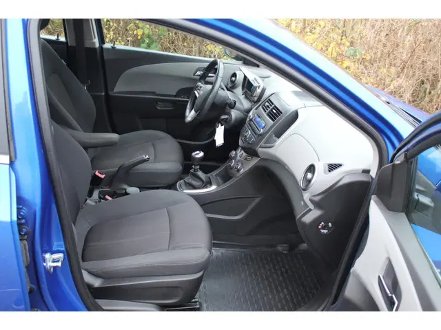 Chevrolet Aveo 1.6 2012 Benzine 11
