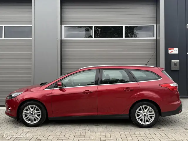 Ford Focus Wagon 1.6 EcoBoost Titanium 2012 Benzine 6