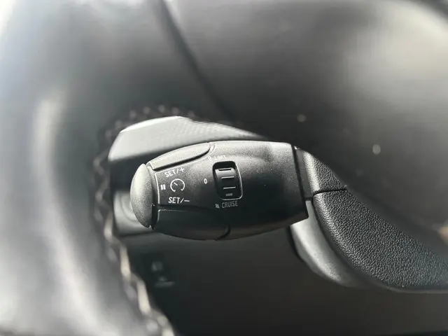 Peugeot 208 1.2 PureTech Allure 2017 Benzine 24