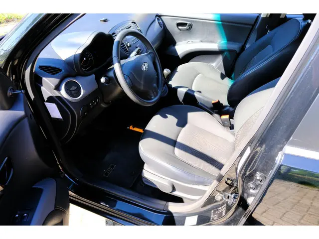 Hyundai i10 1.0 i-Drive 5-drs Elektr. ramen 2013 Benzine 2