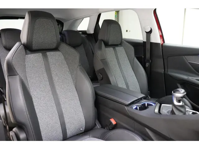 Peugeot 3008 1.2 PureTech Allure 2019 Benzine 10